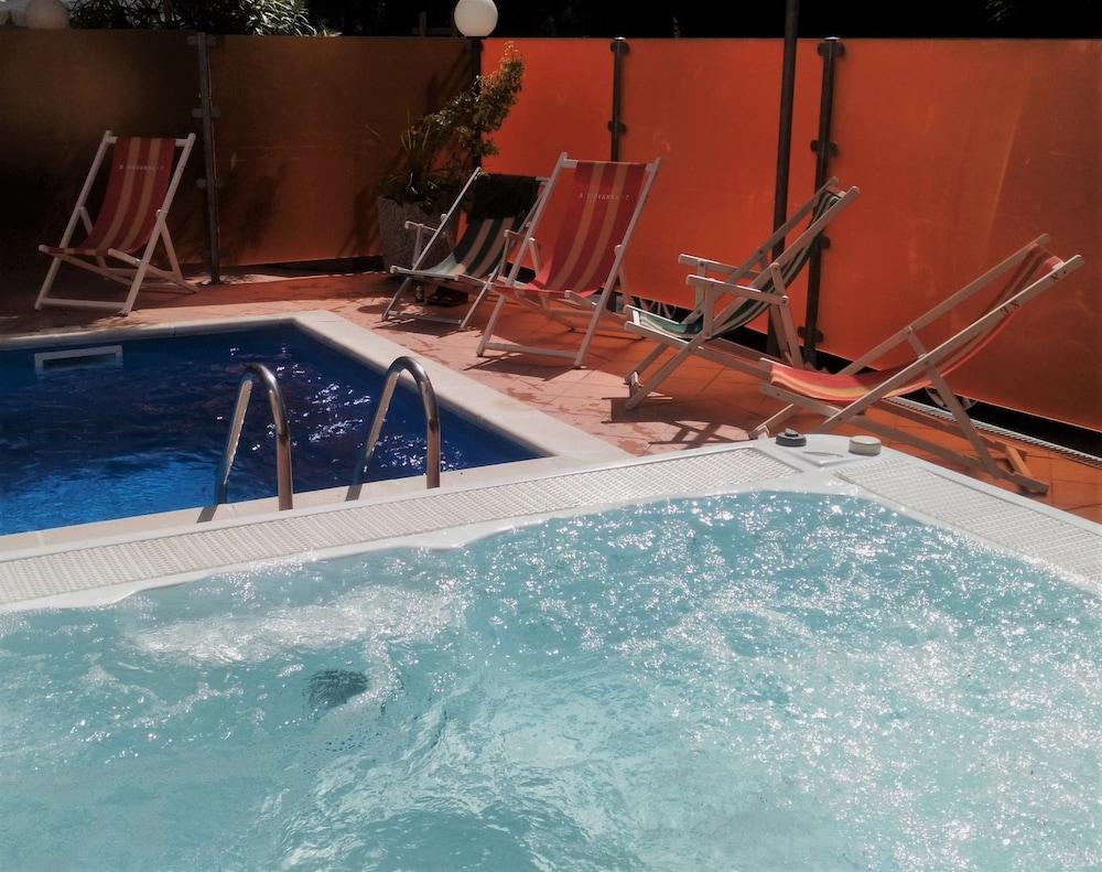 Hotel Prestige 리미니 외부 사진