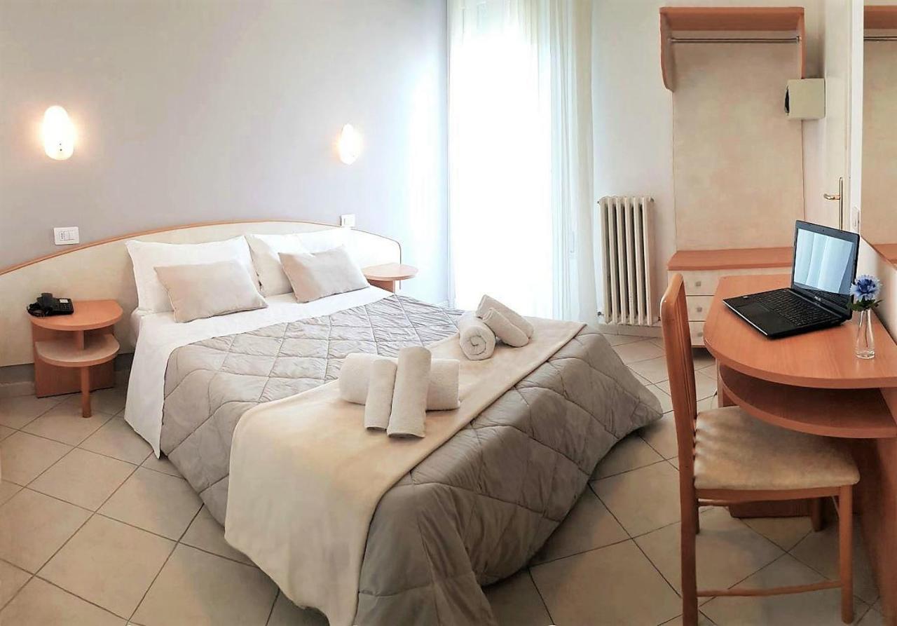 Hotel Prestige 리미니 외부 사진